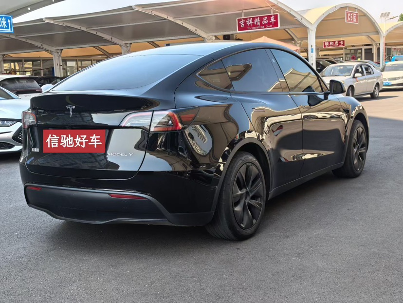 Tesla Model Y 2024 #4 Tesla Model Y 2024 car image #4