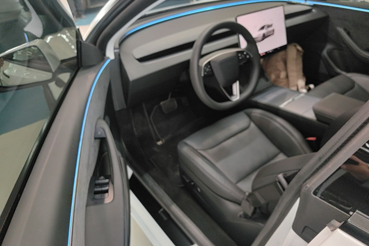 Tesla Model 3 2025 #16 Tesla Model 3 2025 car image #16