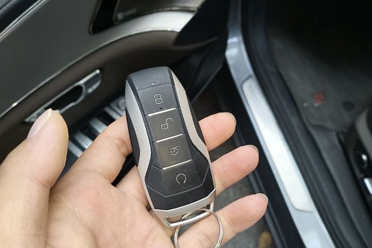 BYD Han 2021 immagine di auto #9