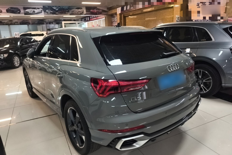 Audi Q3 2024 car image #5