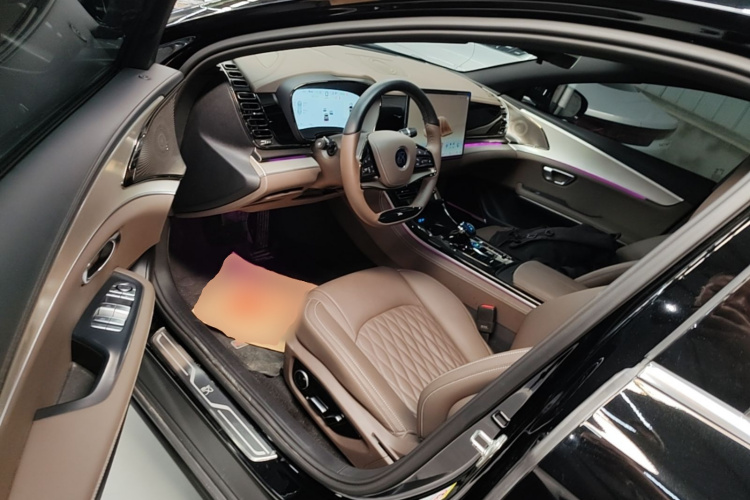 BYD Han 2025 car image #12