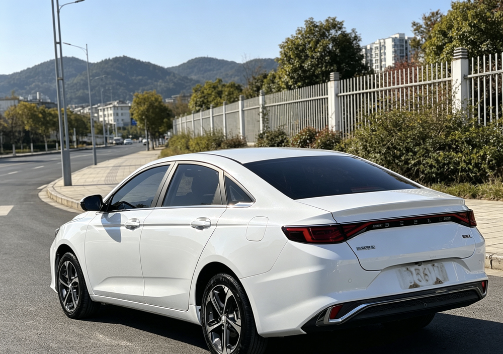 GEELY Emgrand L 2022 car image #4