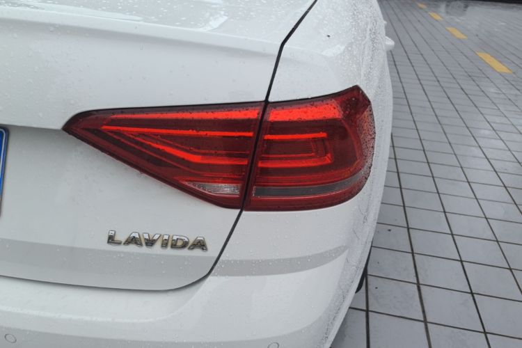 Volkswagen Lavida 2017 car image #8