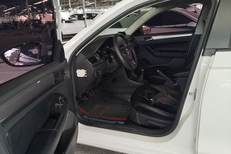 Volkswagen Bora 2016 car image #18