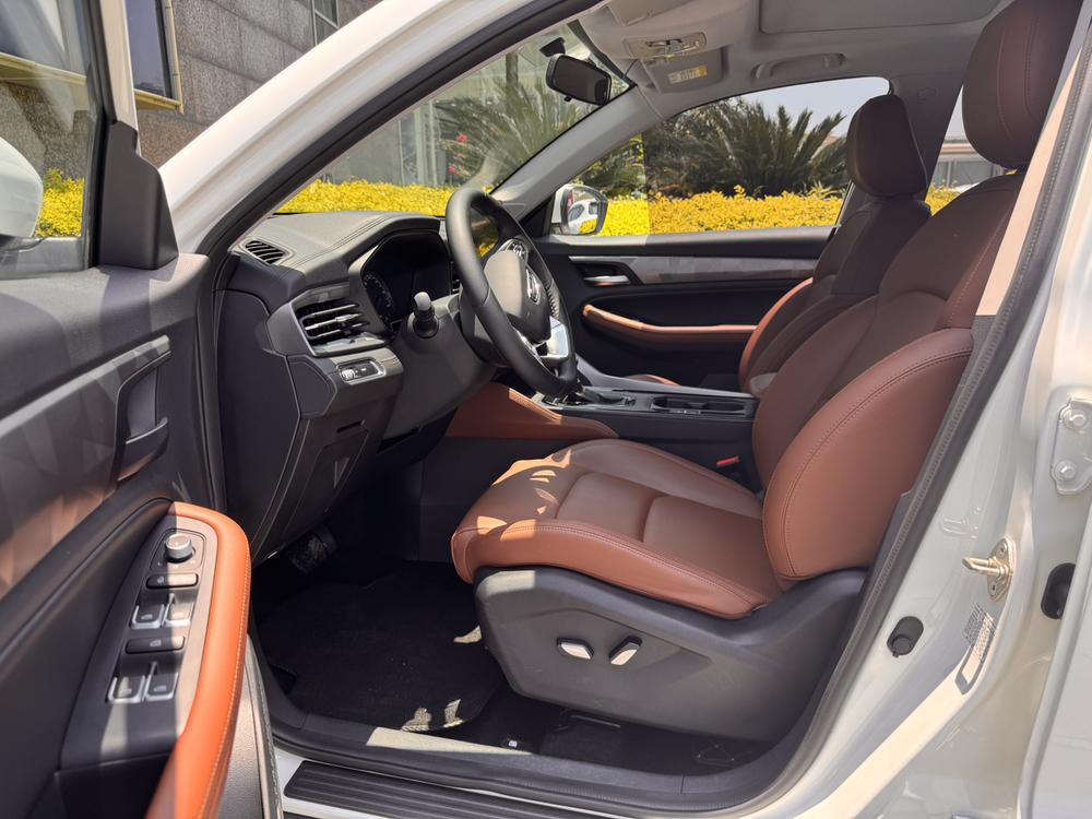GEELY Vision X6 2023 car image #13