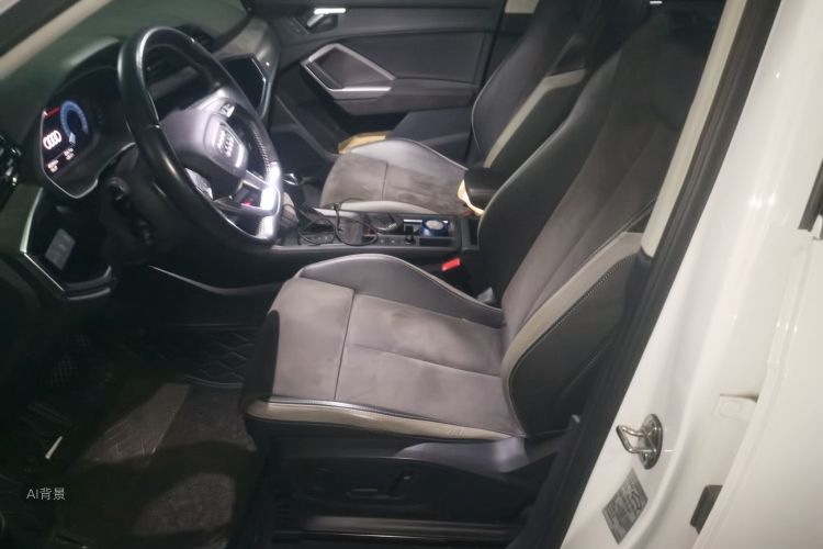 Audi Q3 2021 car image #17