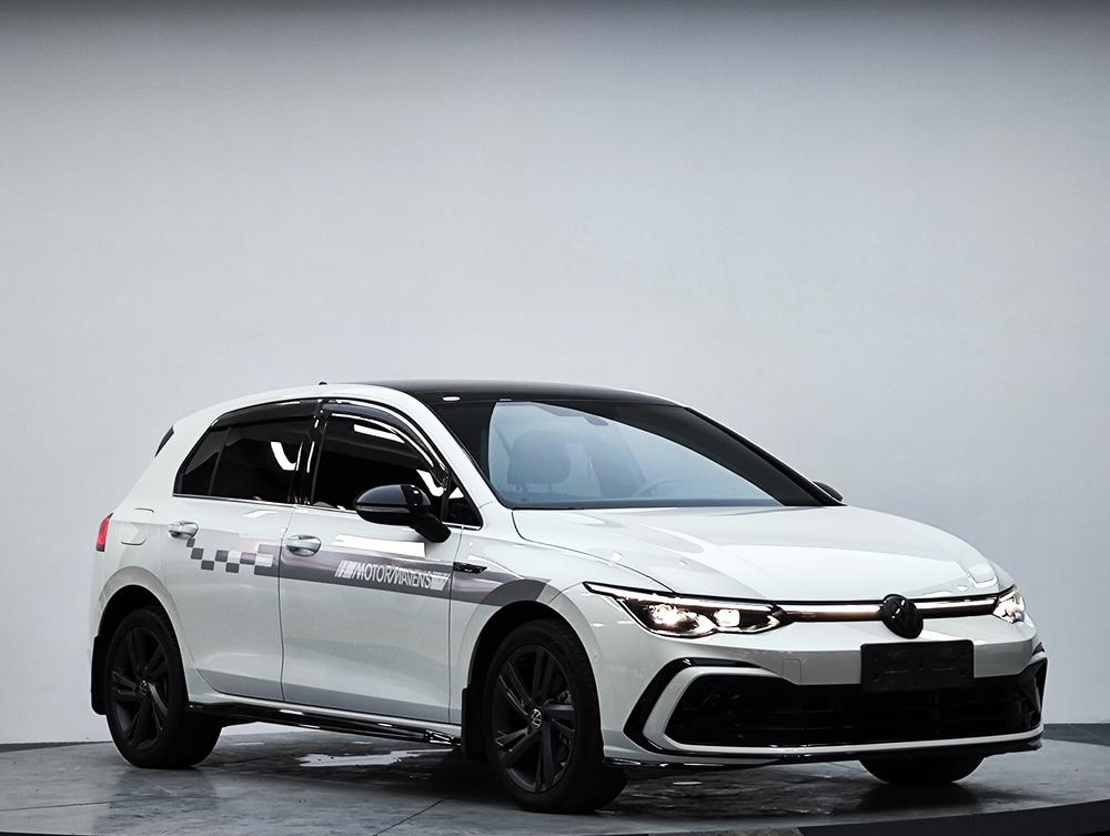 Volkswagen Golf 2023 car image #3