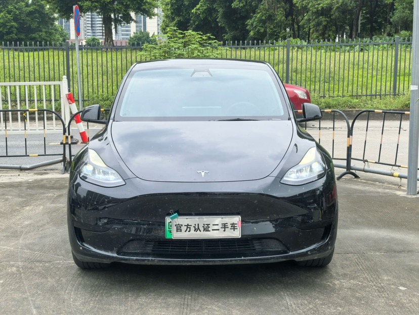 Tesla Model Y 2023 #2 Tesla Model Y 2023 car image #2