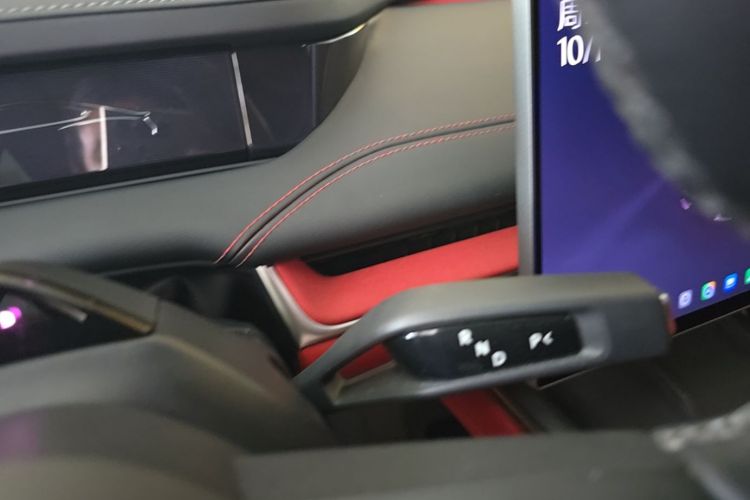 MI SU7 2025 imagem de carro #14