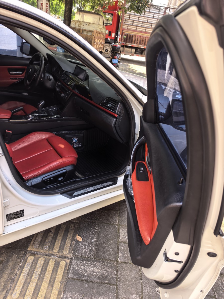 BMW 3 Series 2012 #6 BMW 3 Series 2012 car image #6