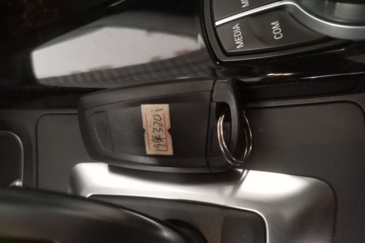 BMW 3 Series 2019 #9 BMW 3 Series 2019 car image #9