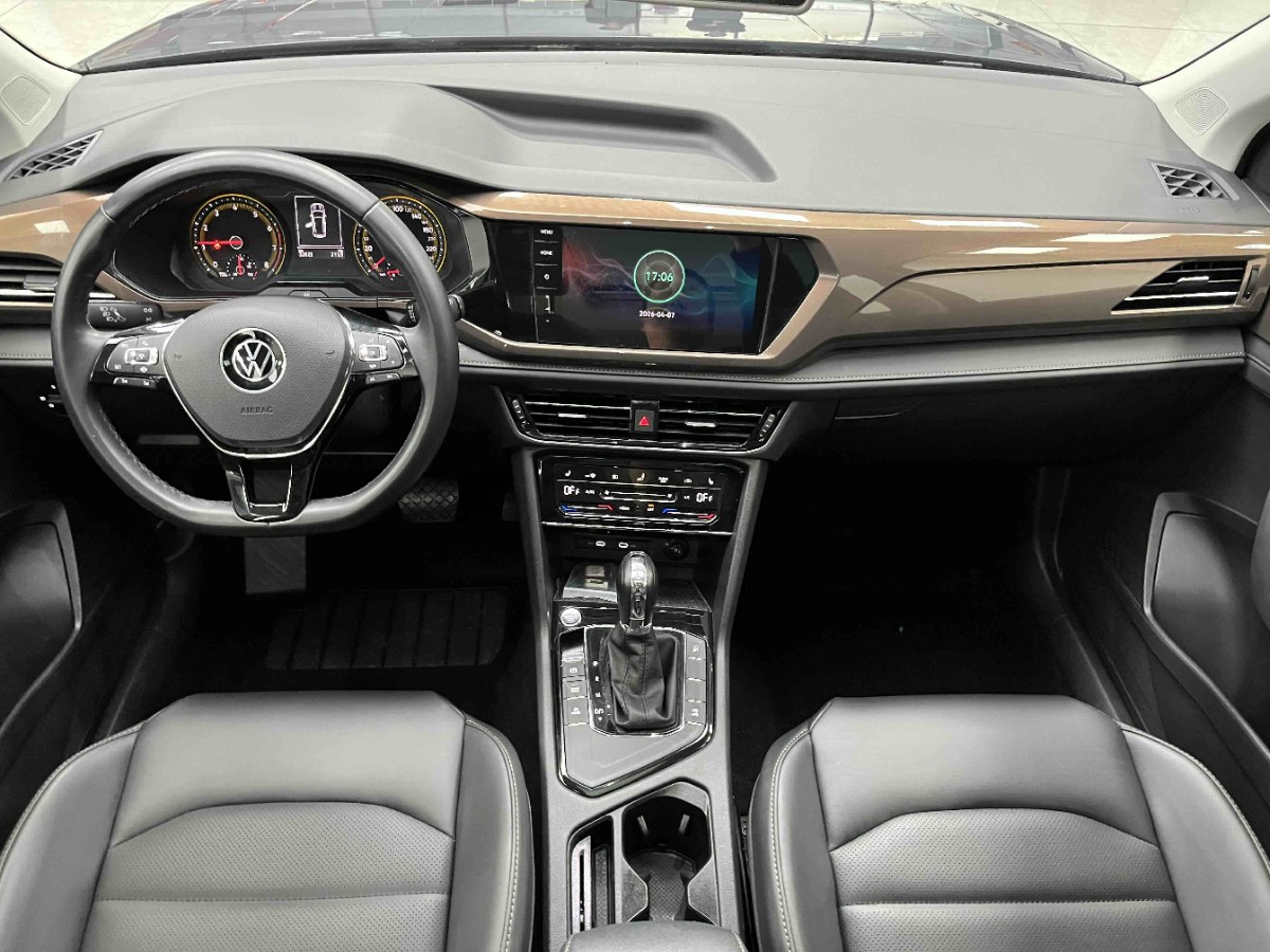 Volkswagen Tharu 2021 car image #2