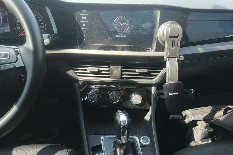 Volkswagen Bora 2021 car image #13