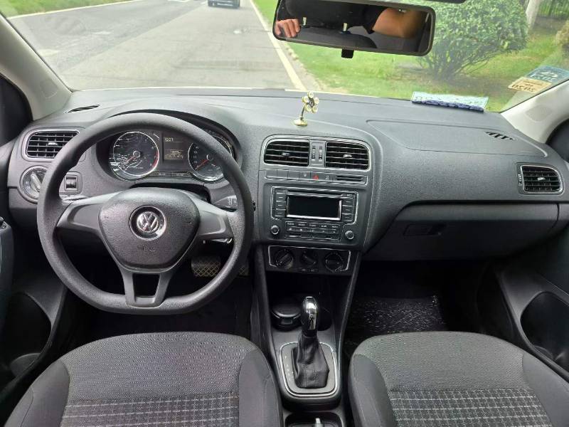 Volkswagen Polo 2014 car image #7