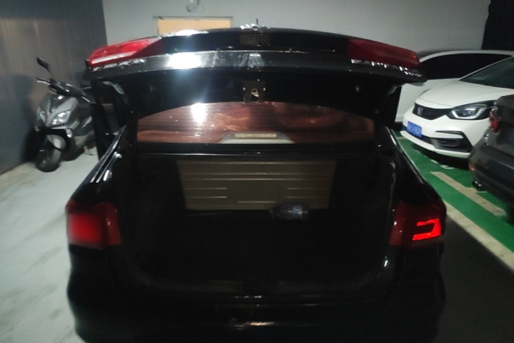Volkswagen Santana 2016 car image #19