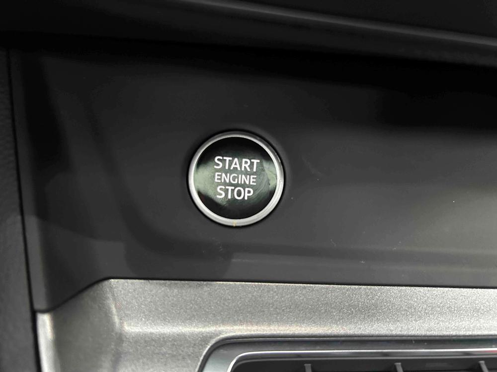 Audi Q3 2022 car image #10