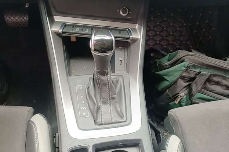 Audi Q3 2019 #14 Audi Q3 2019 car image #14
