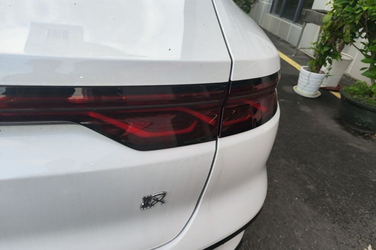 BYD Han 2022 car image #8