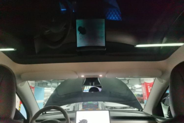 Tesla Model Y 2021 car image #18