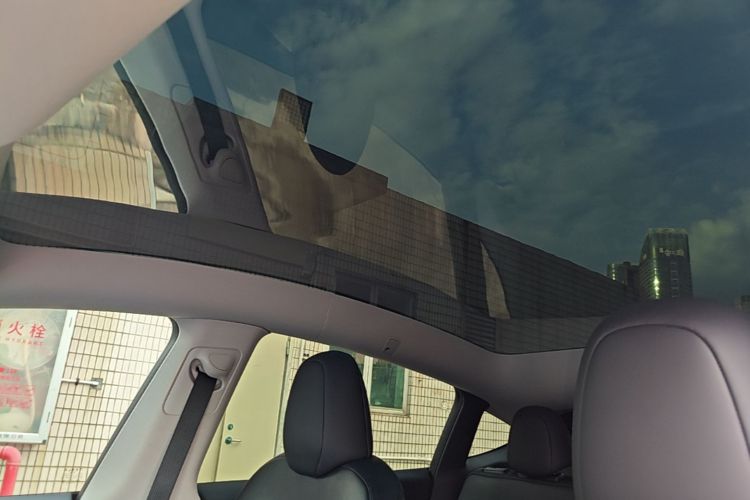Tesla Model Y 2024 car image #21