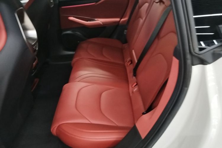 MI SU7 2024 car image #17