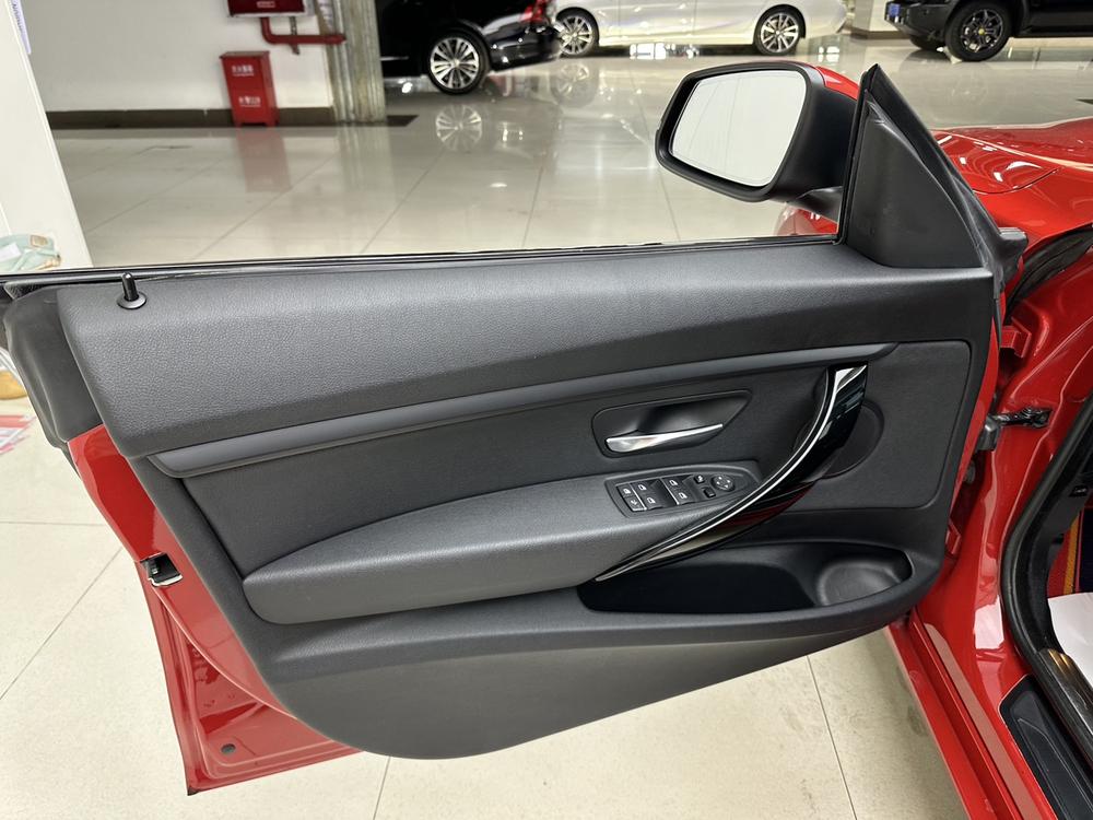 BMW 3 Series GT 2019 صورة سيارة #10