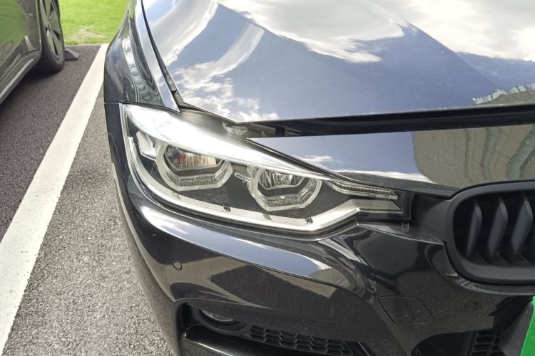 BMW 3 Series 2018 car image #8