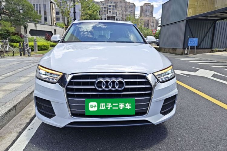 Audi Q3 2018 car image #3