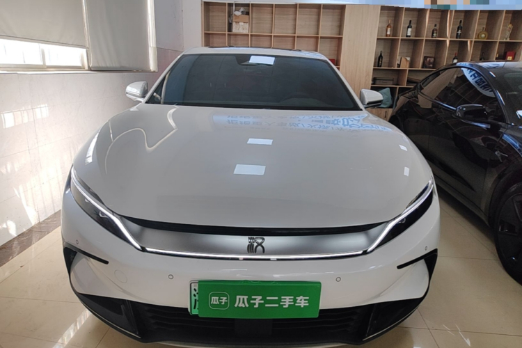 BYD Han 2023 car image #3