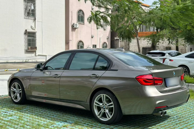 BMW 3 Series 2018 #4 BMW 3 Series 2018 car image #4