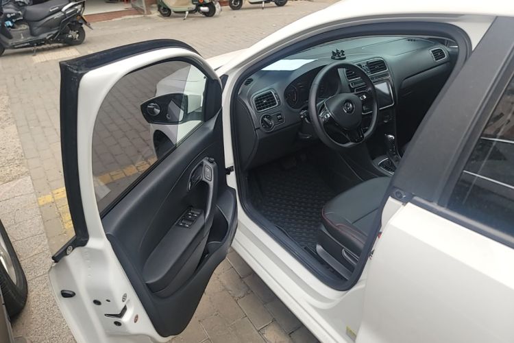 Volkswagen Polo 2018 #16 Volkswagen Polo 2018 car image #16