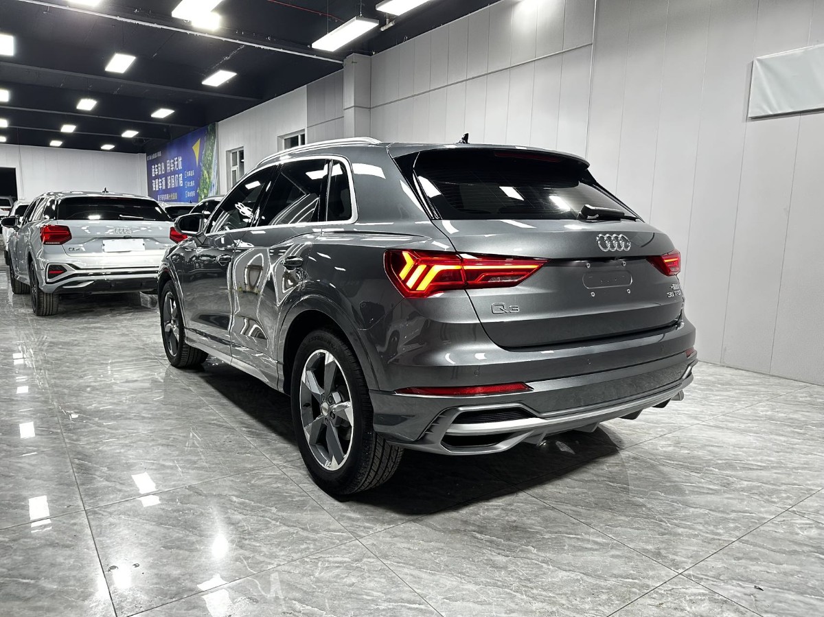 Audi Q3 2022 car image #7