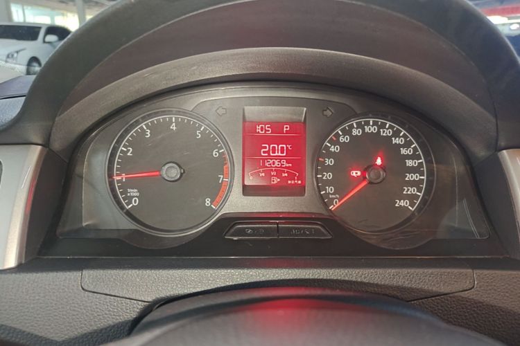 Volkswagen Santana 2015 immagine di auto #16