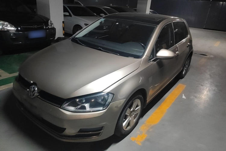 Volkswagen Golf 2016 car image #2