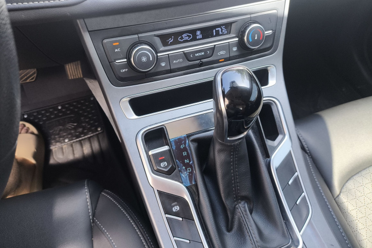 GEELY Emgrand 2021 #11 GEELY Emgrand 2021 car image #11