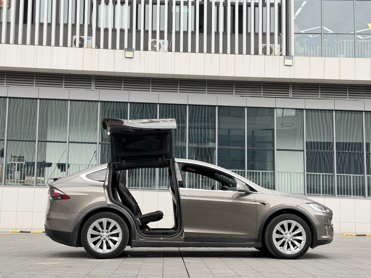 Tesla Model X 2017 #4 Tesla Model X 2017 صورة سيارة #4
