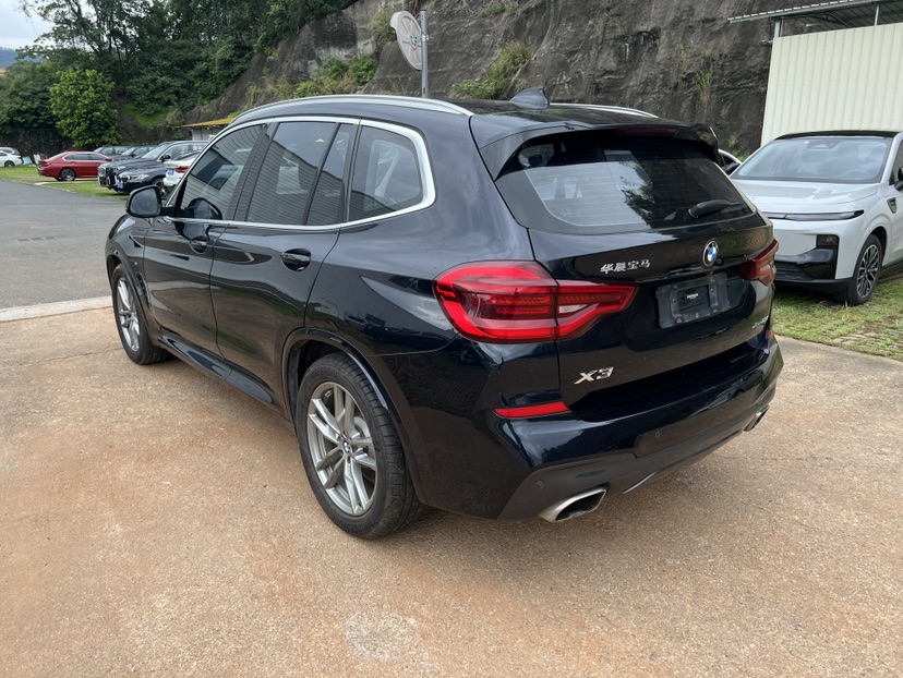 BMW X3 2021 car image #9