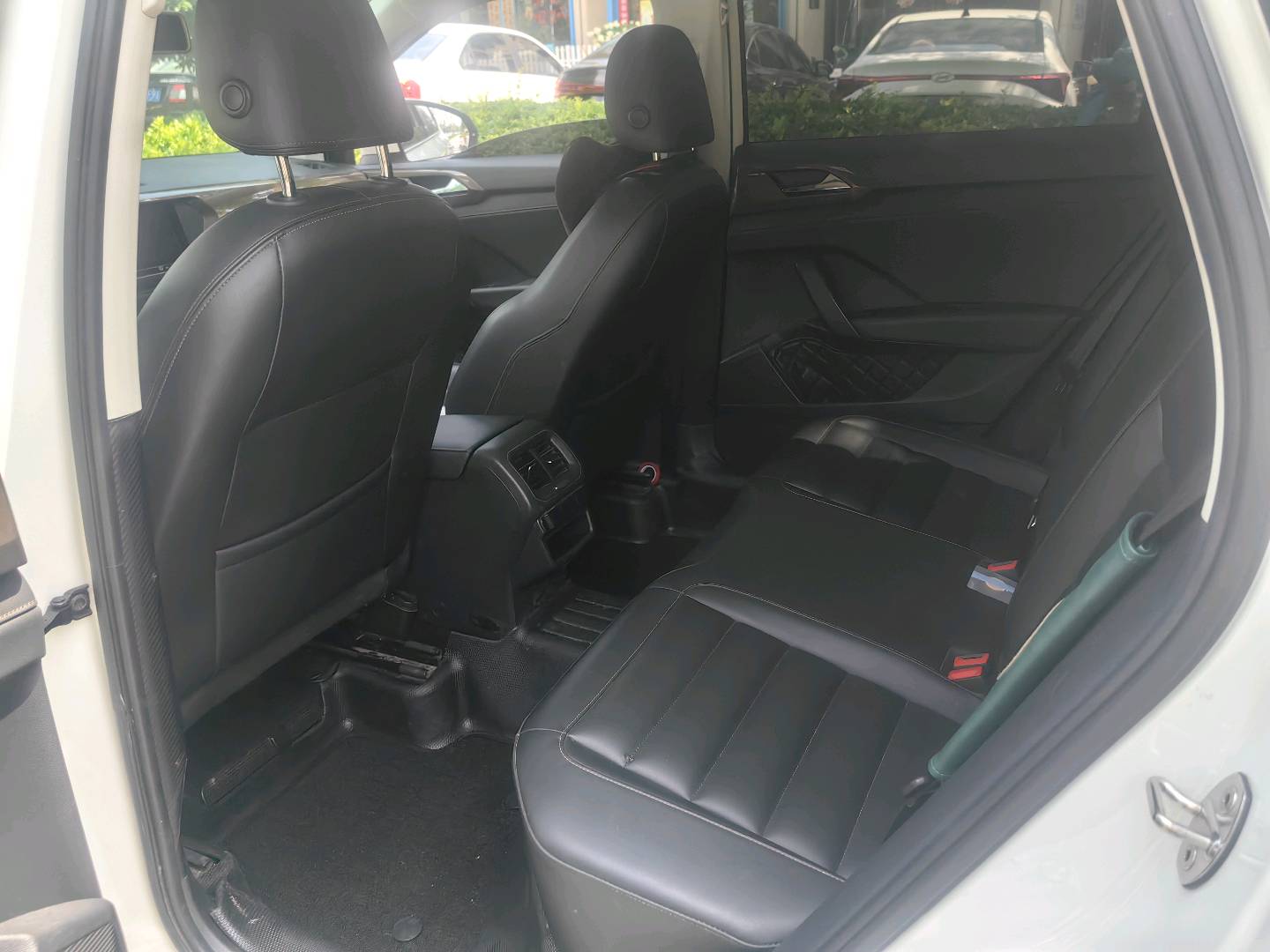 2019 car image #5