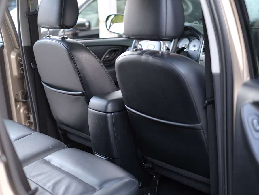 Ford Escape (Imported) 2007 immagine di auto #35