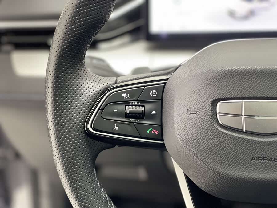 GEELY Monjaro MHEV 2024 car image #35