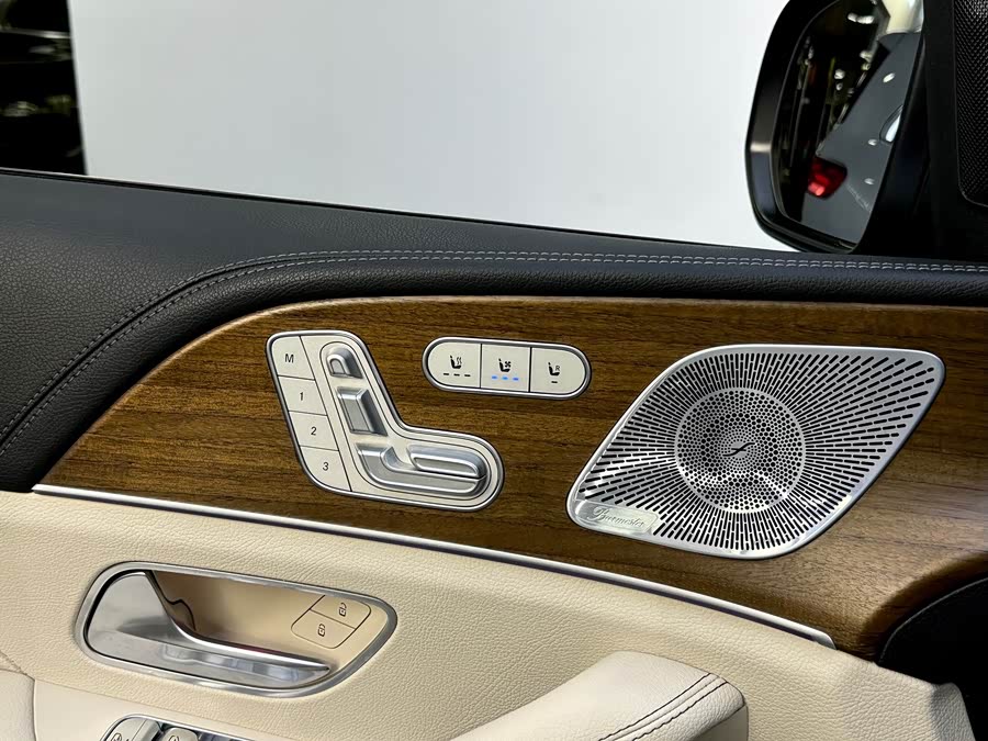 Mercedes-Benz GLS Class 2021 car image #35