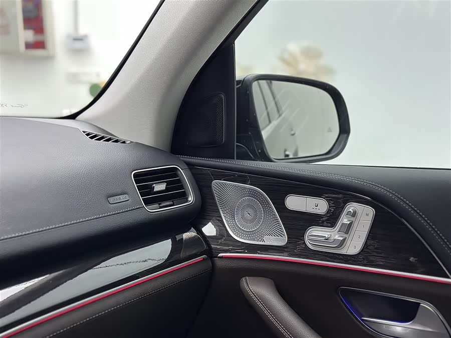 Mercedes-Benz GLS Class 2023 #35 Mercedes-Benz GLS Class 2023 car image #35