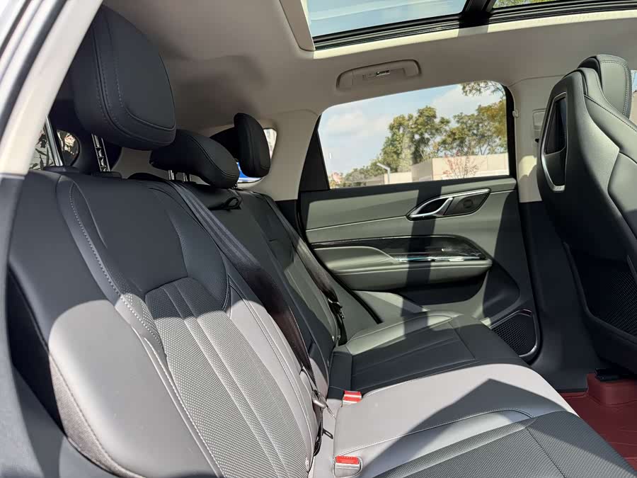 HongQi HS3 PHEV 2024 car image #35