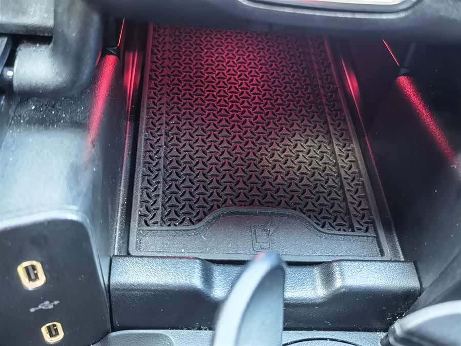 Mercedes-Benz E Class New Energy 2024 car image #35