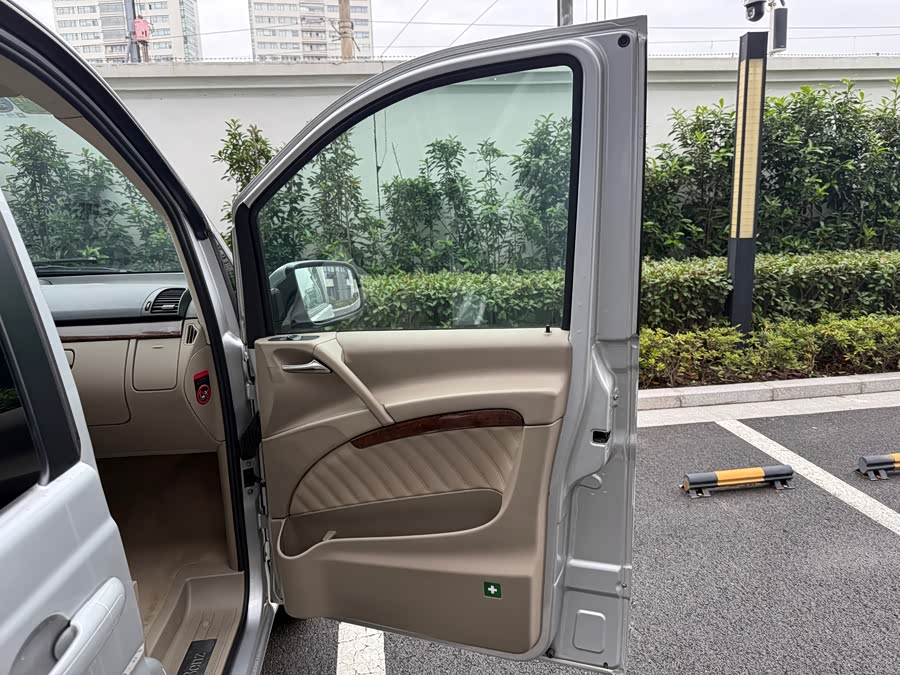 奔驰 唯雅诺 2013 #35 奔驰 唯雅诺 2013 汽车图片 #35