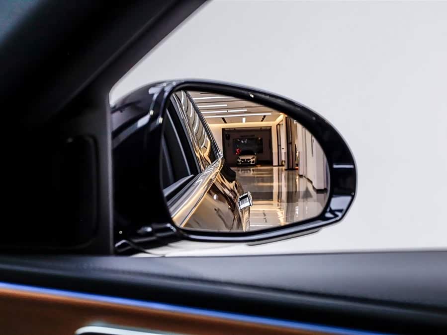 Mercedes-Benz E Class New Energy 2025 car image #35