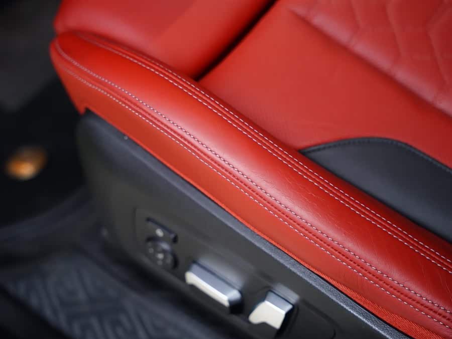 BMW X4 M 2022 immagine di auto #35