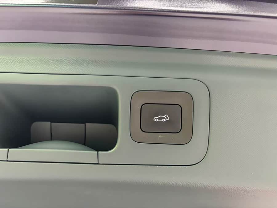 GAC Trumpchi E8 New Energy 2023 #35 GAC Trumpchi E8 New Energy 2023 car image #35