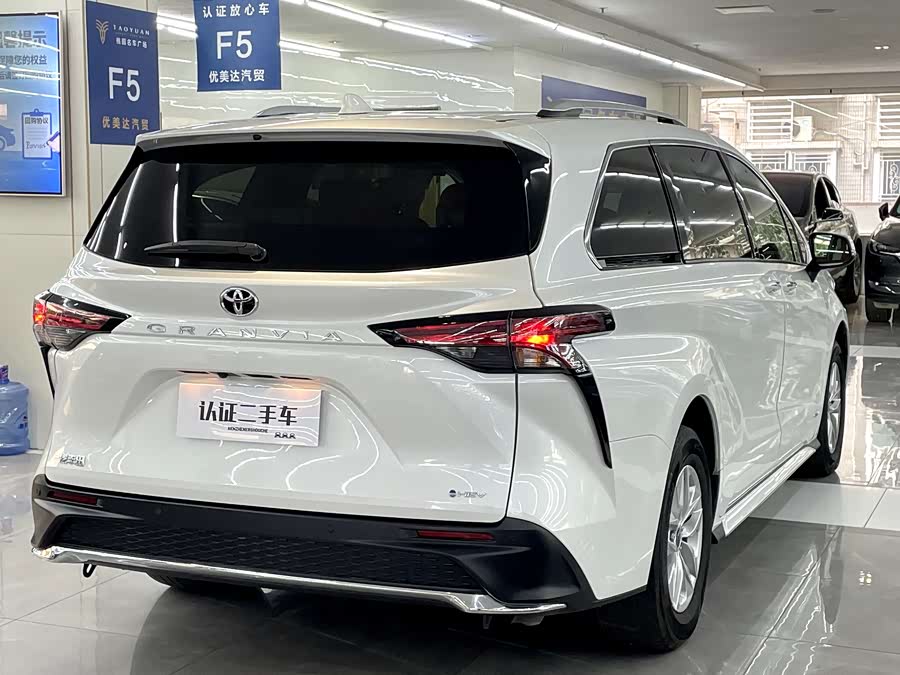 Toyota Granvia 2024 #35 Toyota Granvia 2024 immagine di auto #35