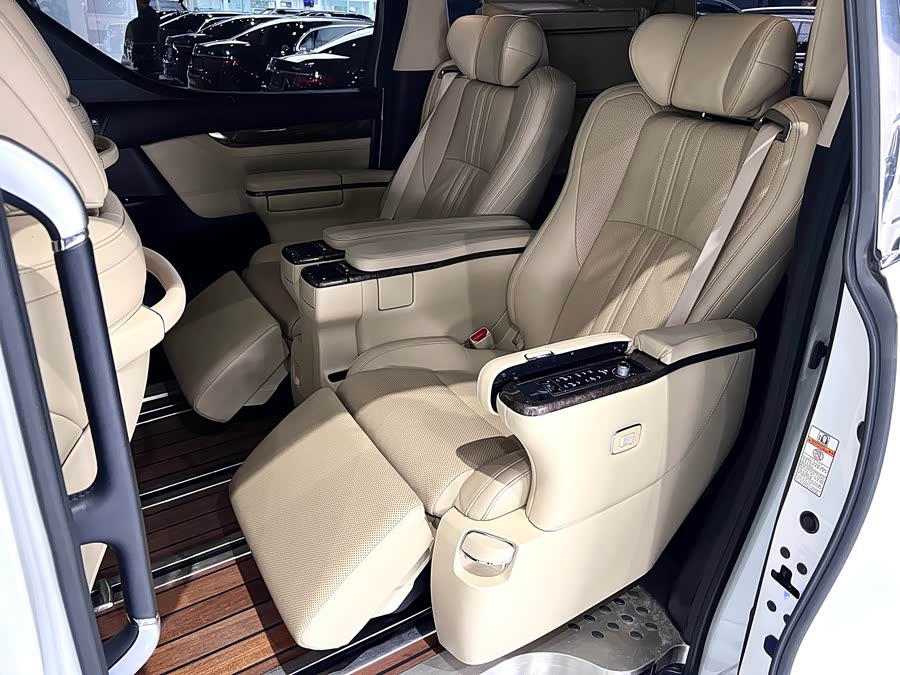 丰田 埃尔法 2018 汽车图片 #35